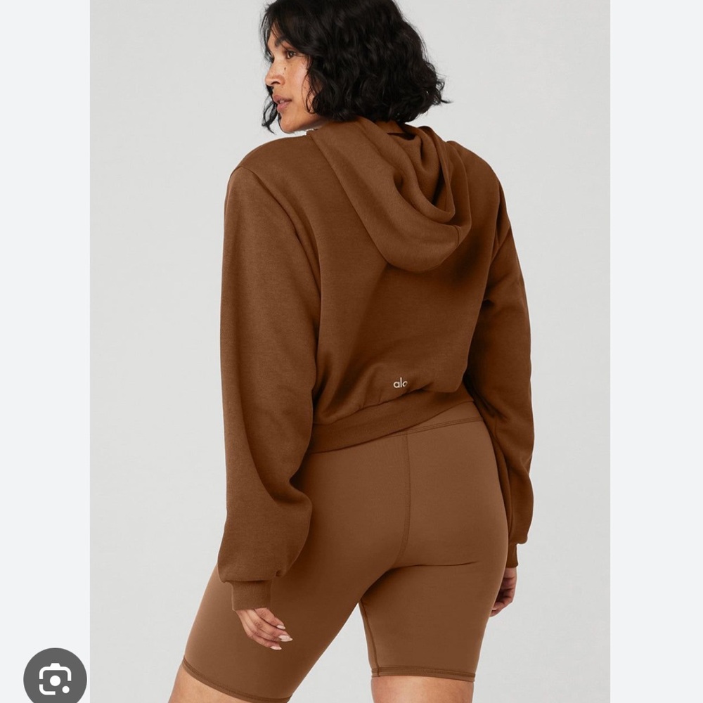 ALO | Cropped Headliner Shoulder Pad Hoodie - Picture 7 of 14